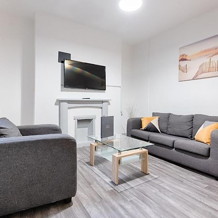 City Centre, Parking, Smart Tv'S In All Rooms Суонзи Екстериор снимка