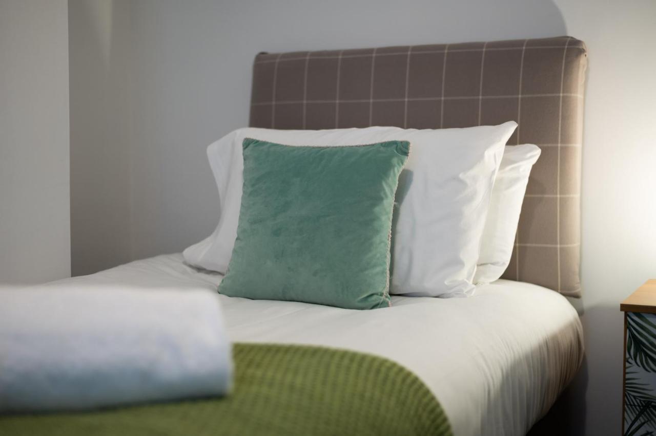 City Centre, Parking, Smart Tv'S In All Rooms Суонзи Екстериор снимка