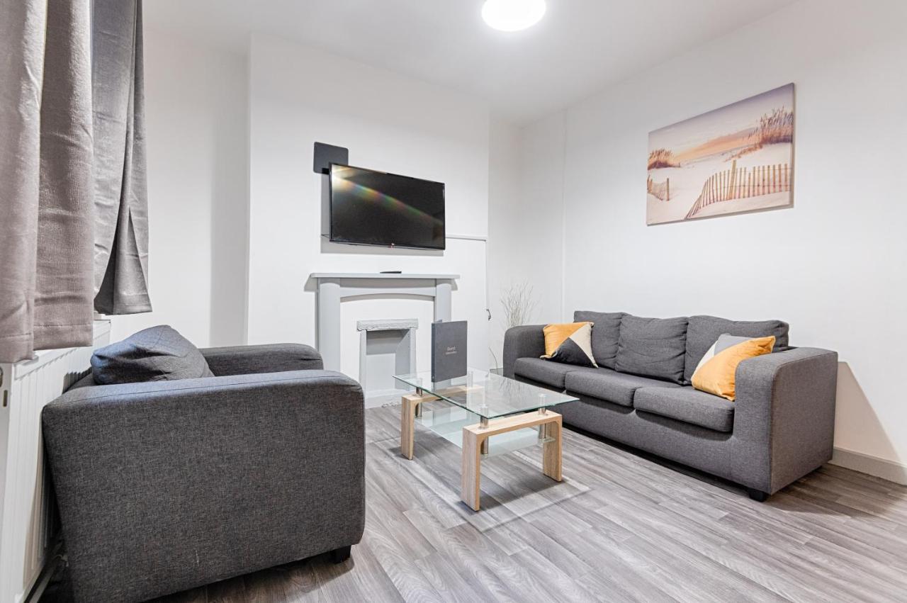 City Centre, Parking, Smart Tv'S In All Rooms Суонзи Екстериор снимка